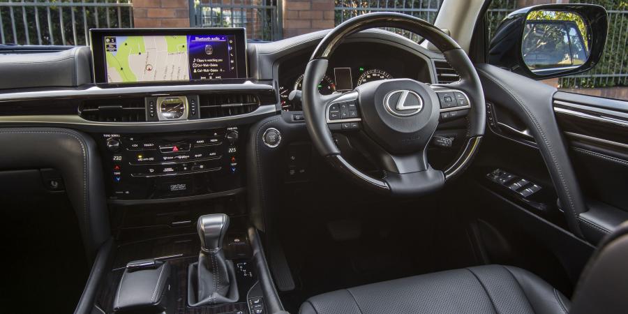  Lexus LX570 2015 года  (AU) (фото 17 из 19)